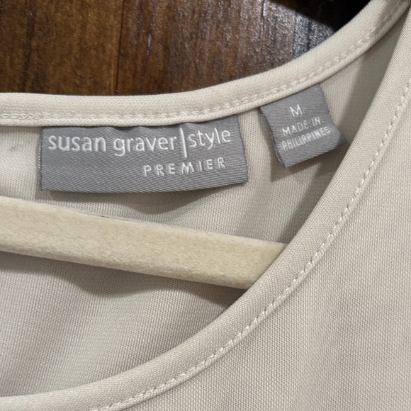 Susan Graver Liquid Knit Sleeveless Tunic Tank Beige Keyhole Back Size M - Picture 2 of 3